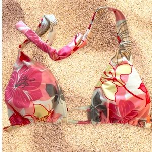 Adorable tropical bikini top! Super cute